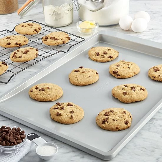 KitchenAid KE955OSNSA Nonstick Aluminized Steel 13" X 18" Cookie Slider 4 KitchenAid KE955OSNSA Nonstick Aluminized Steel 13" X 18" Cookie Slider - Image 2