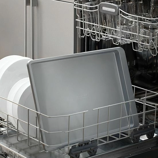KitchenAid KE955OSNSA Nonstick Aluminized Steel 13" X 18" Cookie Slider 6 KitchenAid KE955OSNSA Nonstick Aluminized Steel 13" X 18" Cookie Slider - Image 4