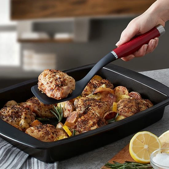 KitchenAid® Gourmet Nylon Short Turner Red KitchenAid® Gourmet Nylon Short Turner Red -KitchenAid Shop unnamed file 1309