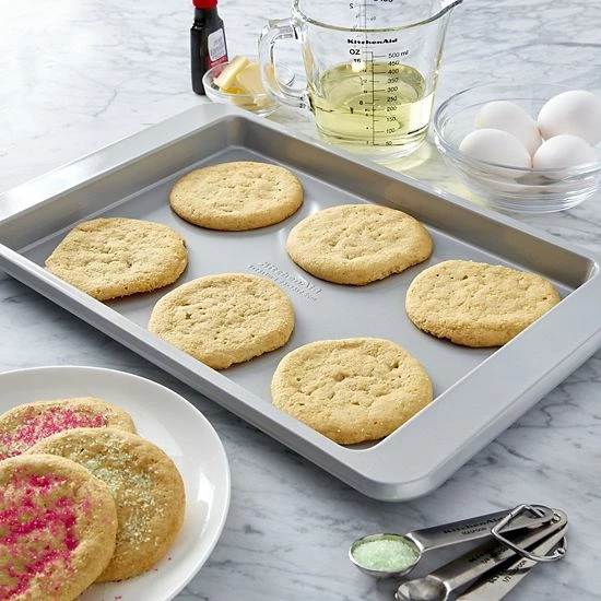 KitchenAid KE952OSNSA Nonstick Aluminized Steel 9" X 13" Baking Sheet 6 KitchenAid KE952OSNSA Nonstick Aluminized Steel 9" X 13" Baking Sheet - Image 4