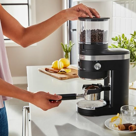 KitchenAid® KCG8433 Coffee Burr Grinder Onyx Black 6 KitchenAid® KCG8433 Coffee Burr Grinder Onyx Black - Image 4