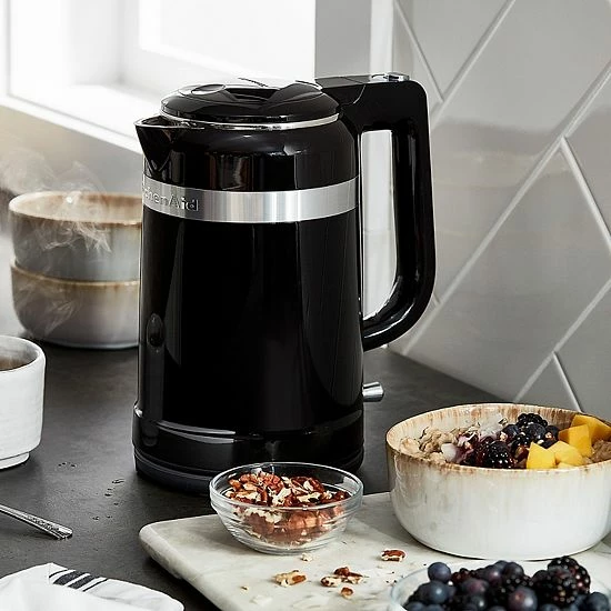 KitchenAid® 1.5-liter Electric Kettle With Dual Wall Insulation Empire Red 4 KitchenAid® 1.5-liter Electric Kettle With Dual Wall Insulation Empire Red - Image 2